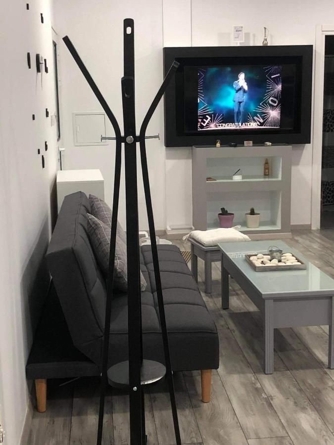 DELUXE YIOTA`S STUDiO ! Klorakas Exterior foto